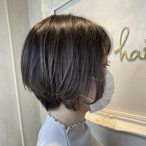 ショートボブ×ダークトーン