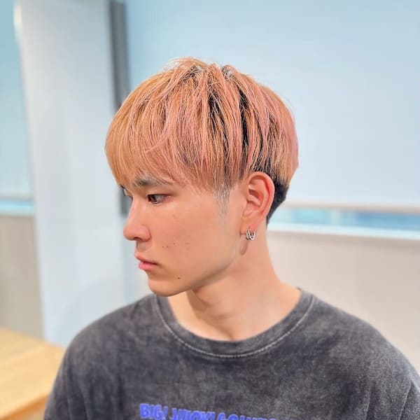 韓国風ピンクブロンドマッシュ