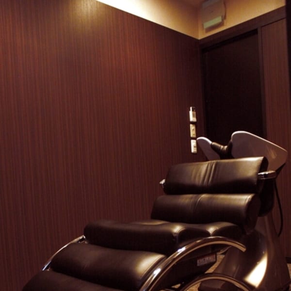 誰にも気を使わずにリラックスできるメンズオンリーサロン！|HAIR LOUNGE SEPIA~mens only salon~