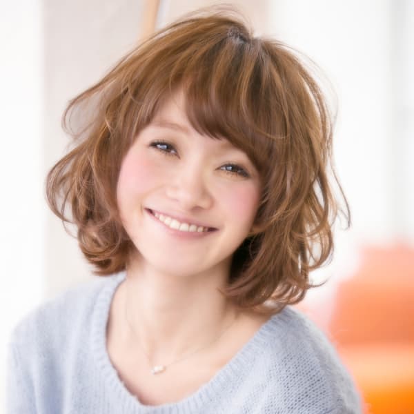 小顔カット＋アクアモイストパーマ＋３ステップトリートメント￥10,584|VIALA 自由が丘