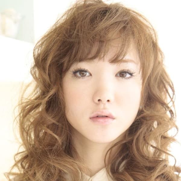 『カット＋低温デジタルパーマ￥8,640～』やわらかな動きのある、大人可愛いスタイルが完成☆|ISOLA-blu 黒川店