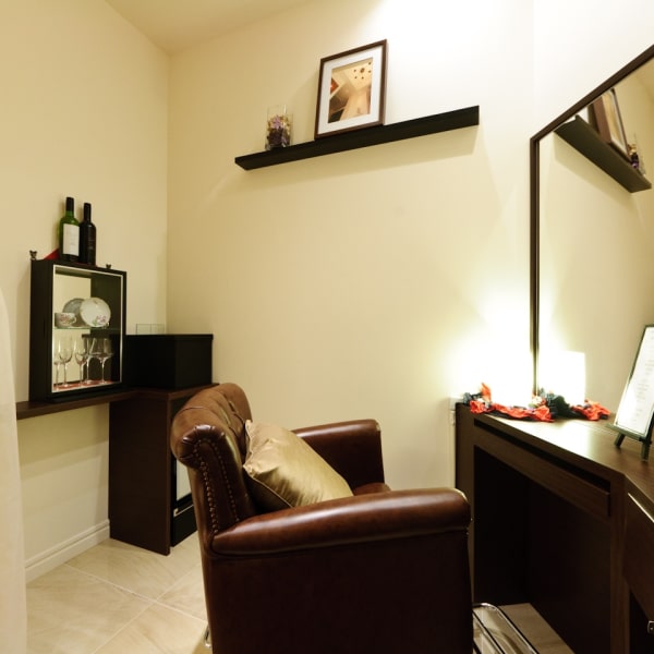 縮毛矯正(カット別）　◆￥10,260◆|you're Empress