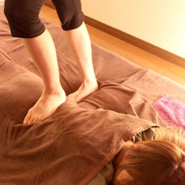 新感覚サロン！「足ふみ」を受けられます！「足ふみ」の気持ち良さを是非ご堪能ください！|足踏み・アロマ・タイ古式のお店　Rilato