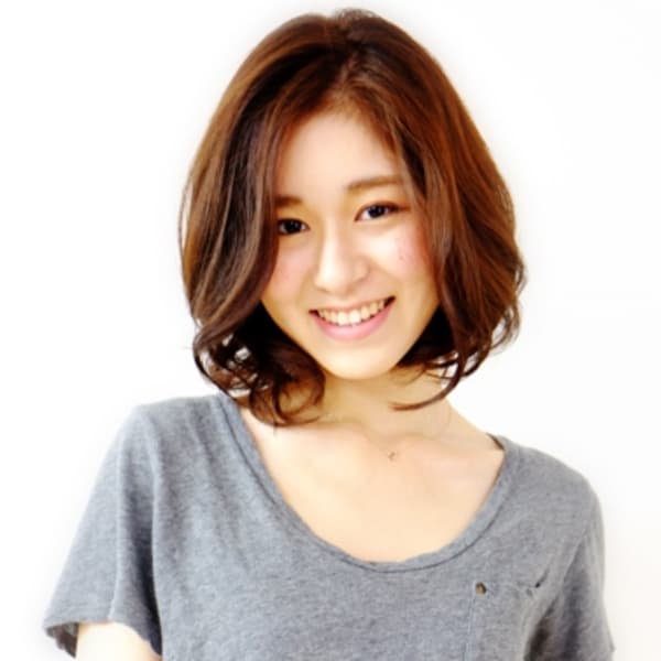 【千葉中央】しっとりツヤ髪に・・・♪ 『カット+選べる3種のトリートメント』 ¥5,500|Amber Hair Create