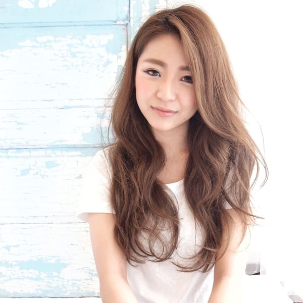 立体的で弾力性のあるウェーブやカールも低価格で＜カット+パーマ￥6500／カット+デジパ￥9800＞|felicita hair-design 緑地公園店