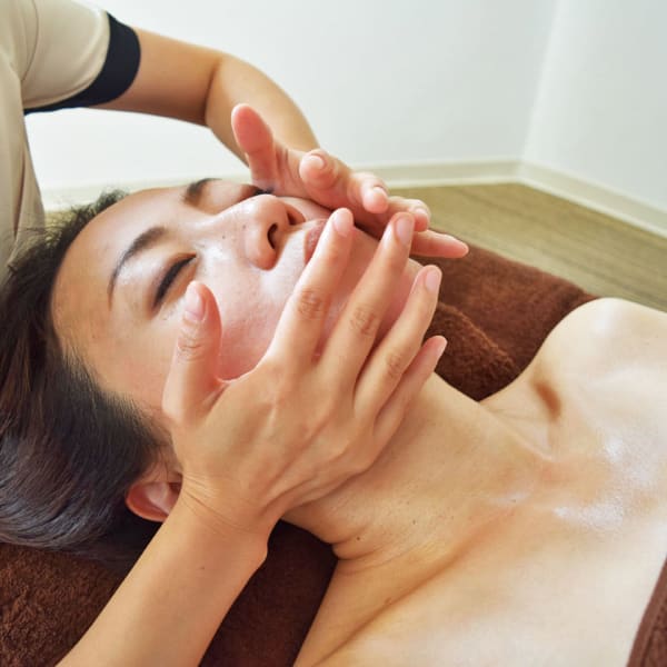 「ほうれい線」も「フェイスラインも一回で変化あり☆＜初回限定＞|コルギ&痩身LINKA