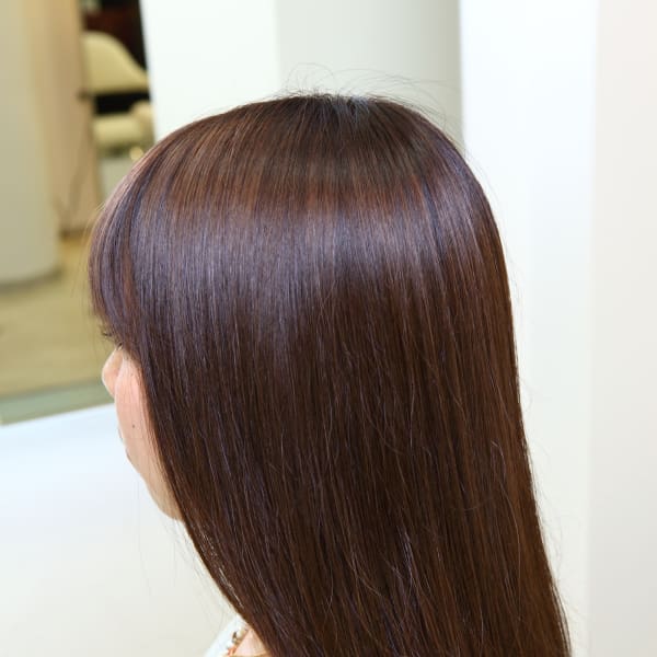 髪のツヤ・質感が良く、トリートメント効果が高い、和漢ハーブカラー!!|Fronte