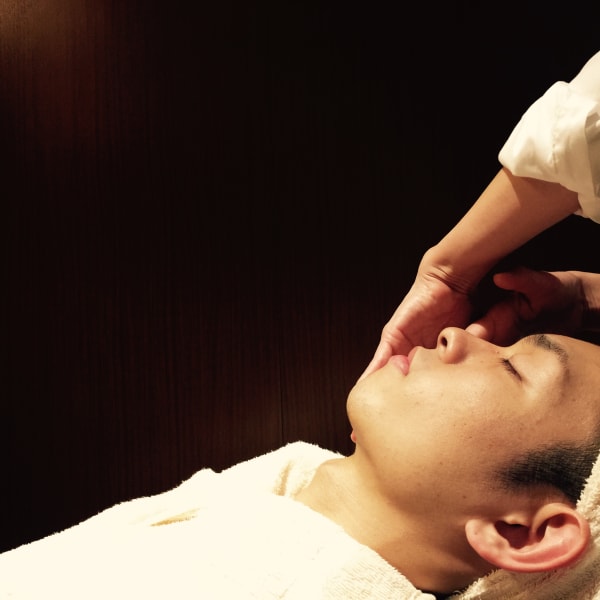 【メンズエステ】日焼けや乱れた生活習慣で荒れたお肌に潤いを|ヘアーモードキクチ 銀座店