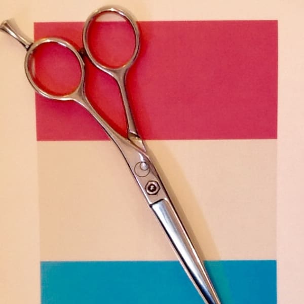 一番人気☆再現性ともちの良さが好評♪【髪を傷めないQuehairのノンストロークカット】|Que hair