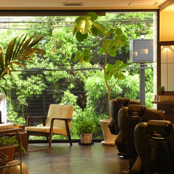 CUTコース (+眉カット・髭デザイン+シェービング+プレ・アフターシャンプー+ブロー)¥5,400|Hair Lounge YU・9