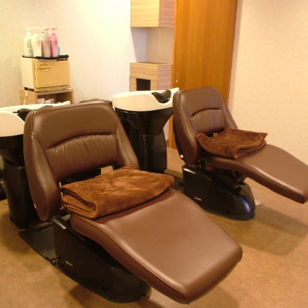 ヘッドスパも得意なアクイールグラッセ☆地肌からケアすることで髪のハリ＆コシもUP♪|美容室 アクイールグラッセ