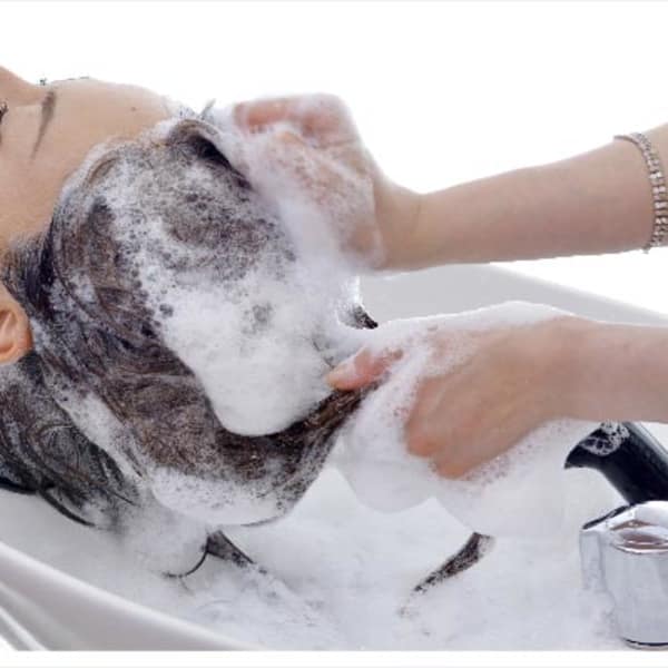 ヘッドスパ ￥5,500　美しい髪は健康な頭皮から|MEETS ヘアエステ&デザイン