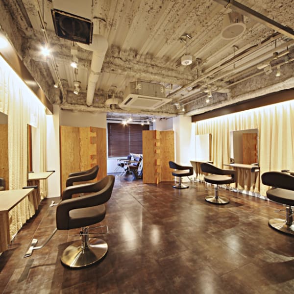 少人数のプライベートサロン|es 西梅田