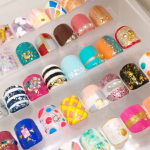 ★ワンカラー￥4,800も有【写真：フットネイル￥5,800】|MADEMORE petite