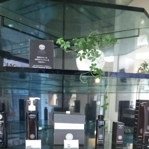 紳士のメッカ・イギリス・ロンドンから仕入れた「ジェントルマンズトニック」を贅沢に使用|Barbering Method produce byヘアサロン大野