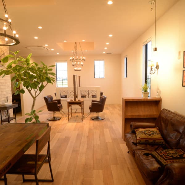 自然に囲まれた髪も心も体もリラックスしてお過ごしいただけるプライベートサロン|Recoru hair design