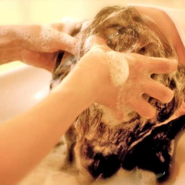 じっくりマッサージで頭皮のコリをほぐす至福のヘッドスパ...☆|Hair Design Annie