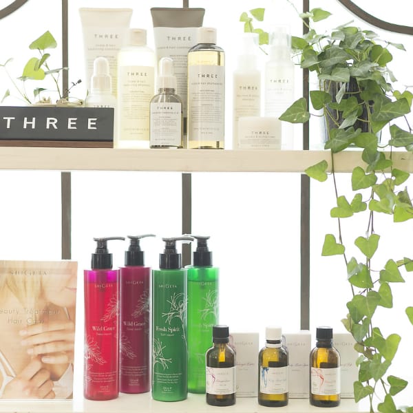 【THREE/SHIGETA】薬剤やケア商品なども一人一人に合ったこだわり抜いたものをセレクト|RUCCA