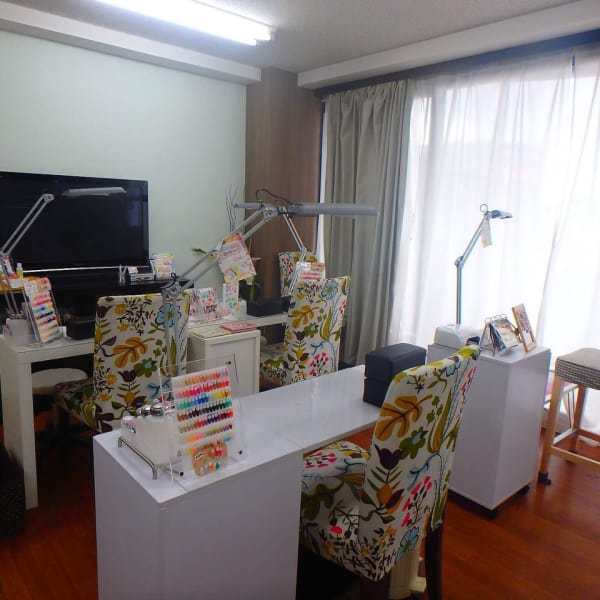 向ヶ丘遊園駅そば☆21:00まで営業☆お子様連れのママも大歓迎♪|Eyelash Nailsalon ales 向ヶ丘遊園店