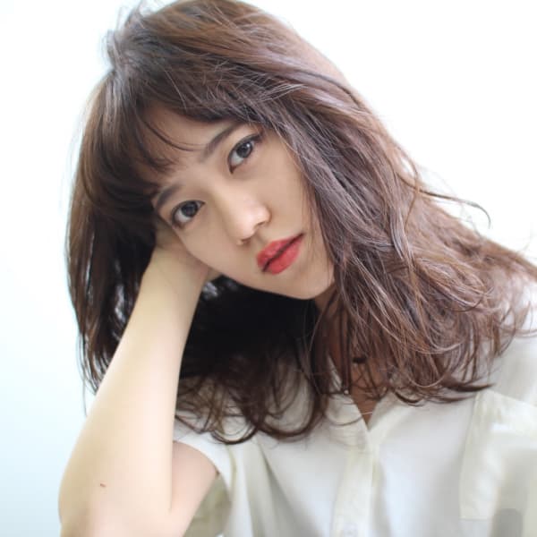 【大人女性にも人気★】デザインカット+艶カラー ¥8,640|hair room. red by NYNY