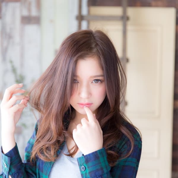 透明感溢れる外国人風カラーとナチュラルな動きがでるパーマをミックスさせた圧倒的可愛さのスタイル|Mon Coeur