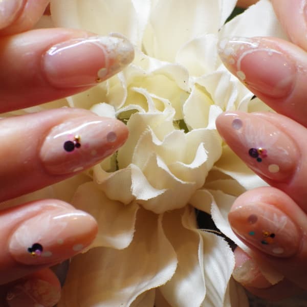 デザインならお任せ下さい♪上品シンプルネイル～イベントに欠かせないモテ可愛ネイルまで★|Royal Therapist 袋町店