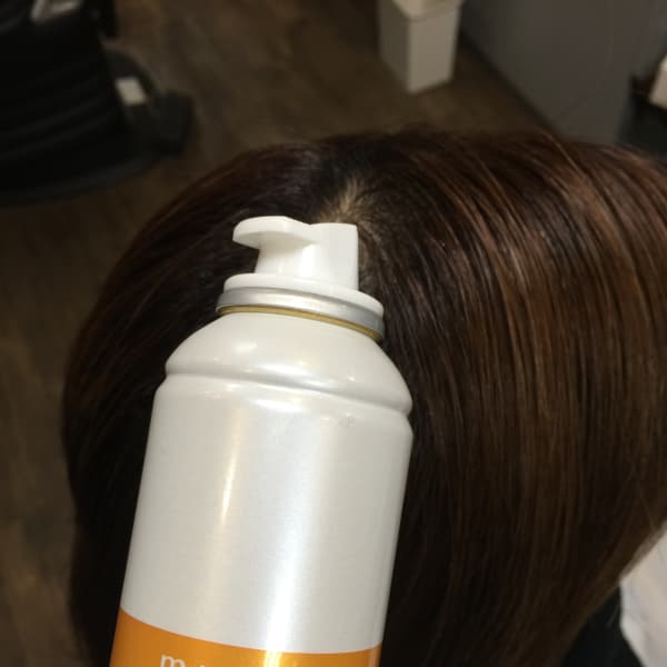 カラーで地肌が「しみる」「痛い」が苦痛で続けて大丈夫?と気になる方は是非「諦めずに」ご相談ください。|polish.custom-hair