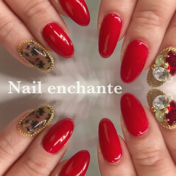 思わず胸キュン♪可愛いポップな指先も宝石のように輝く指先も自由に演出♪|Nail enchante