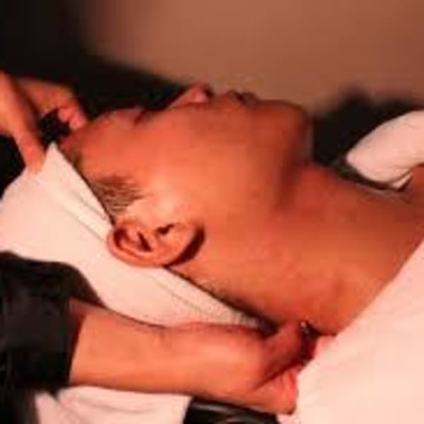 顔のリンパマッサージ|Tre's Sympa Homme