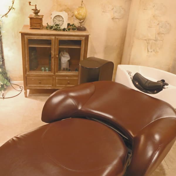 ☆完全個室で大人気☆　【お仕事帰りもOK】リラックス効果が高く脳の芯から疲れを取っていくヘッドスパ！|Mer