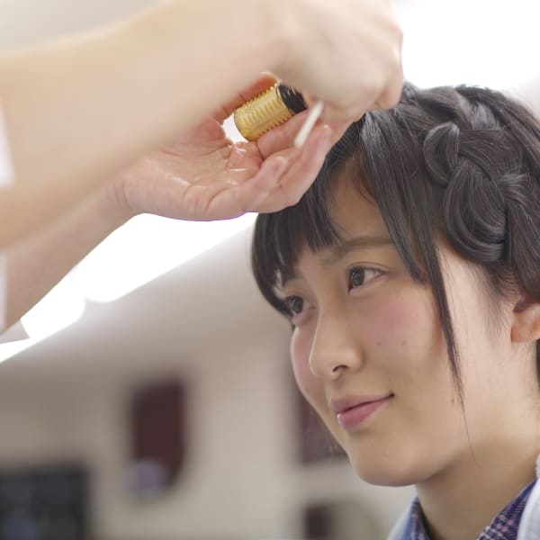 ＜つむじ隠しボリュームアップ・エクステ＞髪の長さではなく量を増やすエクステンションです。|エッチ 美容室