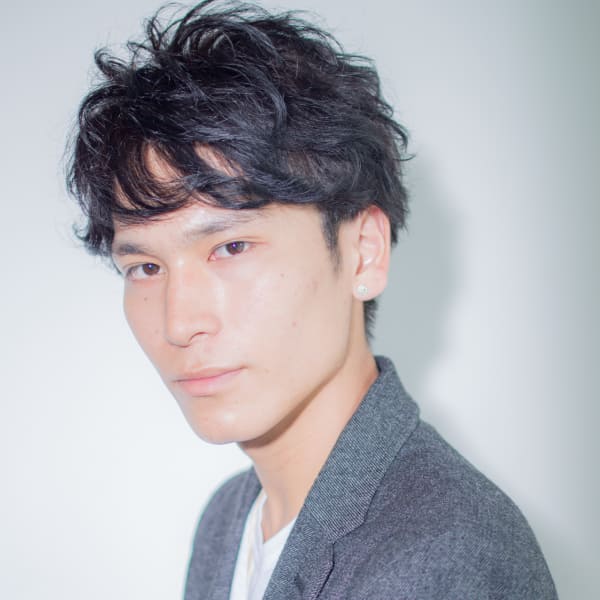 柔らかい印象を与え好感度のアップするパーマヘアは男性からも人気の高いメニュー!|ANTI