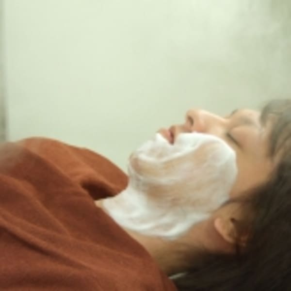 デザインカット+濃密パック付きプレミアムスチームシェービング|JADE with AKROS【ジェイド】