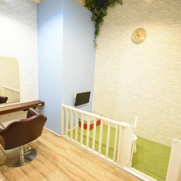 電話予約限定　【完全個室】　お子さまと同室のキッズルームが完備しています！|Pap's de coiffeur 宝塚南口店