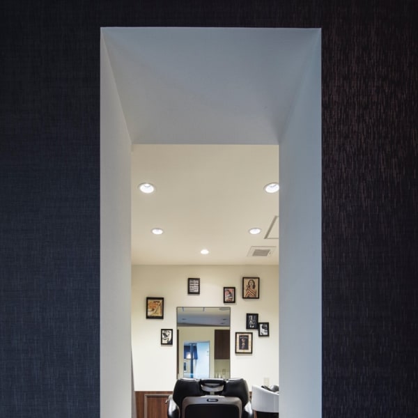 清潔感はもちろん。遊び心をも大切にしたいビジネスマンにオススメのサロン|TRAD BARBER STYLE