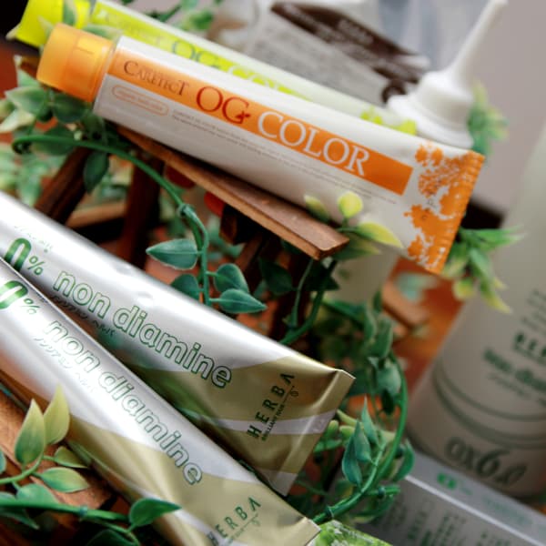 ヘアカラーで痒みやカブれが出る方にノンジアミンカラーをおススメ|hair salon Glean