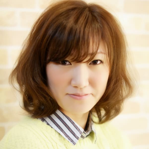 柔らかな曲線は女性らしさを引き出してくれます。「パーマで雰囲気変えてみませんか？」|SQUASH