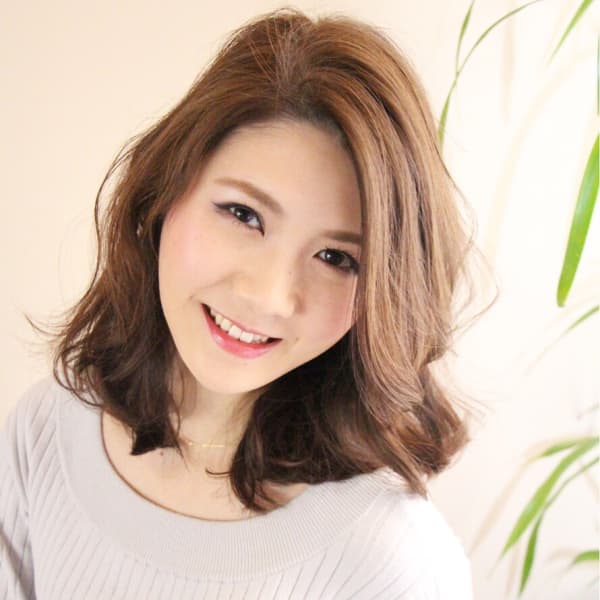 デザイナーカット+ふわふわパーマ+ヘッドスパ10分　￥10,800|ALBA hair resort