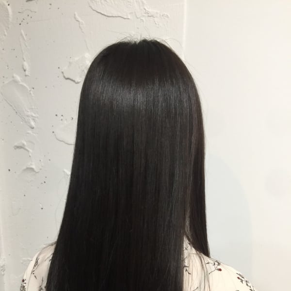 【3種類の天然オイル配合のオイルストレート♪しっかり伸びて、とっても柔らかい絹のような仕上がりへ】|Lusso