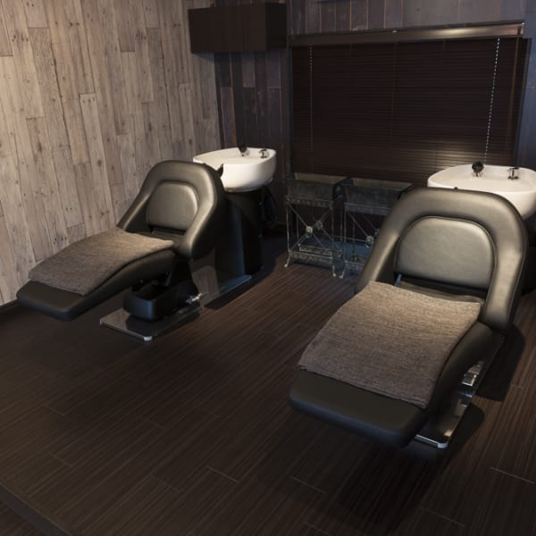 【完全フルフラットのヘッドスパ専用シャンプー台♪首に全く負担が掛からず、極上のリラックスタイム】|Lusso