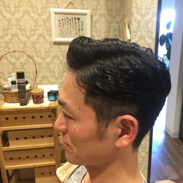 仕事帰りに寄れる大人メンズサロン|大人メンズ専門サロン KAWASE