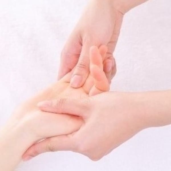 ガチガチになった体をゆるめて軽く・・・リンパドレナージュがベース【リンパトリートメント】|Nail＆Beauty Anfang