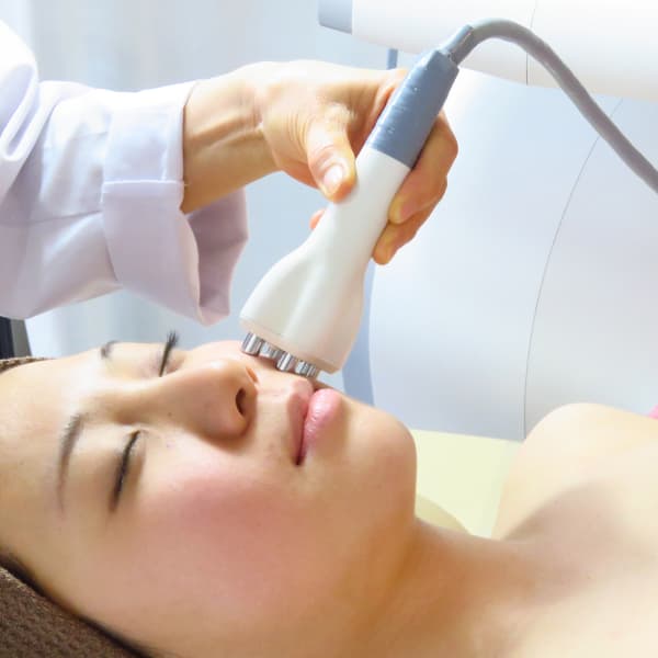 ビーナススワンでお肌を根本的に改善！！見た目年齢を10歳戻しましょう。もちろん小顔もGET♪|ダイエットサロン マイナスアルファ