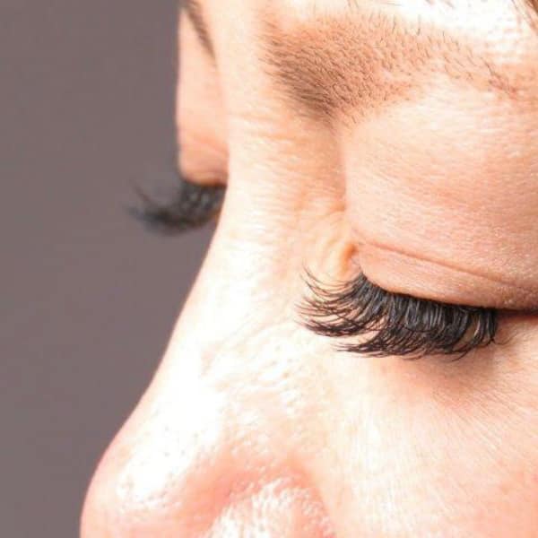 高い技術力とお手頃価格で自信の持てる美しい目元に導く♪|エスポワ