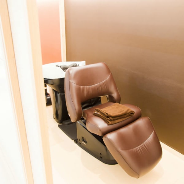 思わず触りたくなるような“潤ツヤ”な美髪へ・・・♪|PEARL FLORA