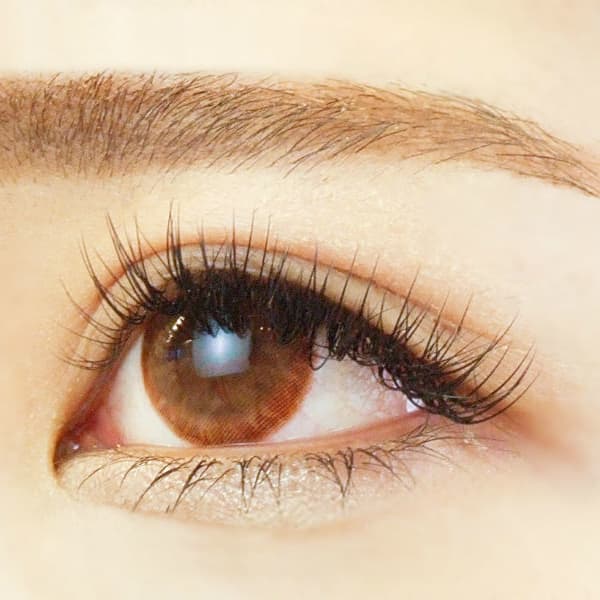 カラーエクステであなたの目元を最上級に可愛く演出♪|ROYAL eyelashまつエク・パリジェンヌ・アイブロウ