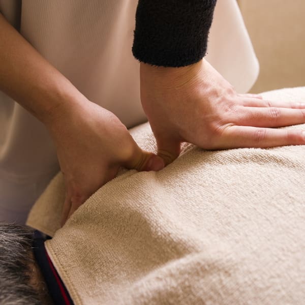  《23時まで受付可》京橋駅前！ダイコクドラッグから独立♪通いやすさでOL・ビジネスマンにも大人気！|ほぐし工房 B-care