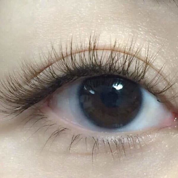 上品eye★ふわっと軽く目元がキレイ♪まつげ１本にエクステ２本をＷ装着【エアリーボリュームエクステ】|ミニョン アイラッシュデザインサロン北花田店