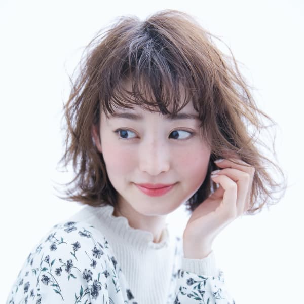 髪質も改善して絶妙なニュアンス&美しいデザインで動きをつけて。女性らしい色気を漂わせる♪|Figaro mily