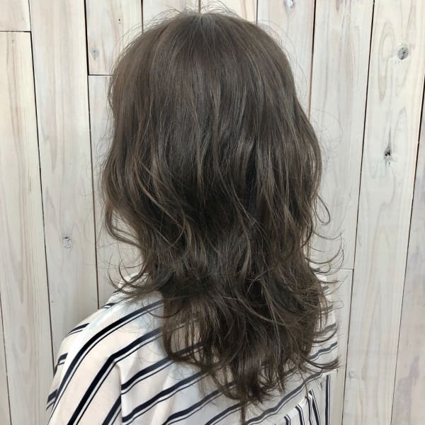 ダメージしやすいパーマだからこそしっかり栄養補給を！|Rowel